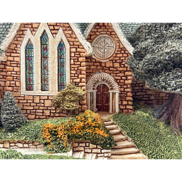Lilliput Lane St. Patrick’s Church 1989 Irish Collection Cottage w/Box & Booklet - Picture 5 of 12